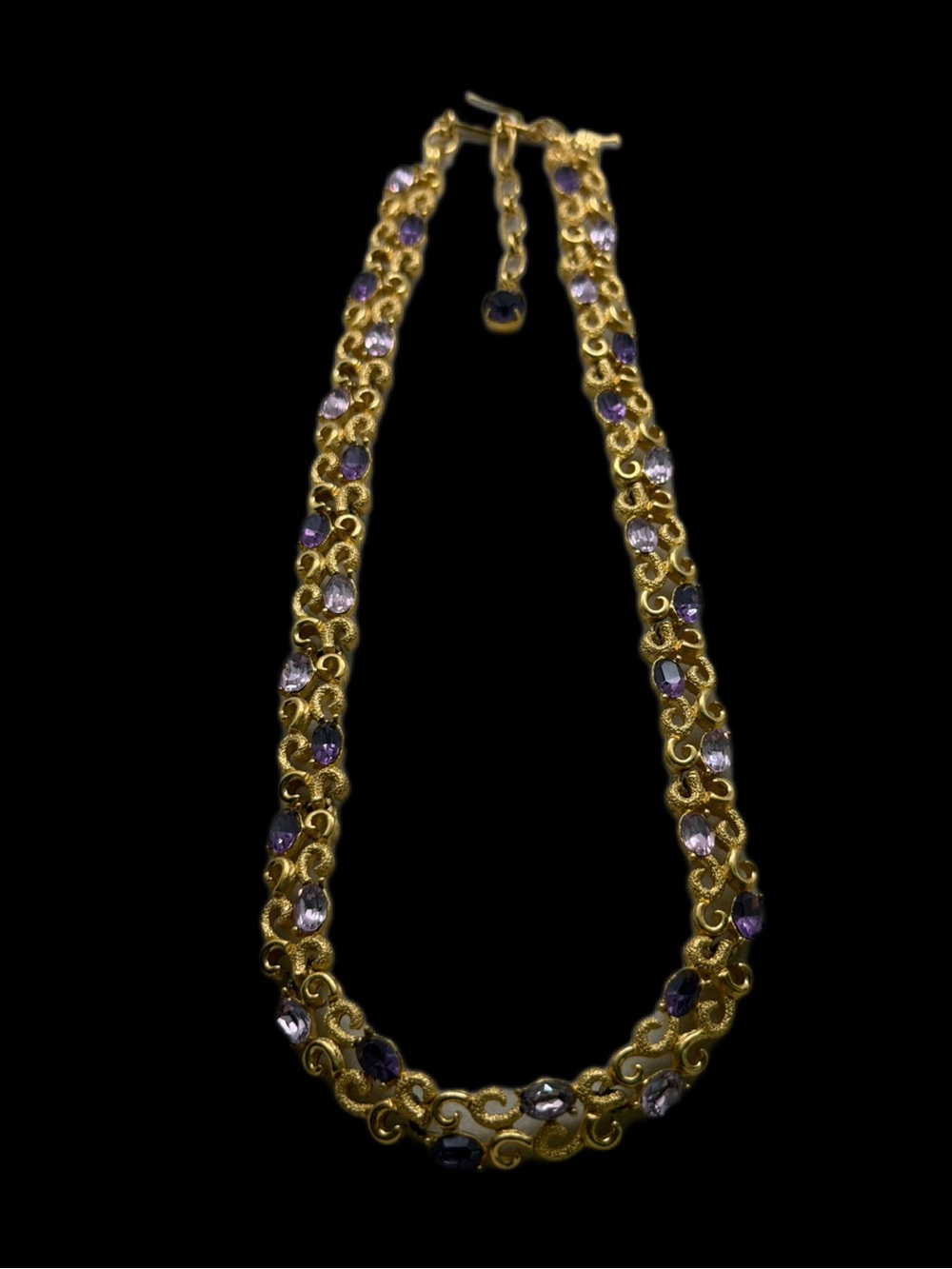 Vintage signed Trifari necklace and earrings set - Picture 4 of 15